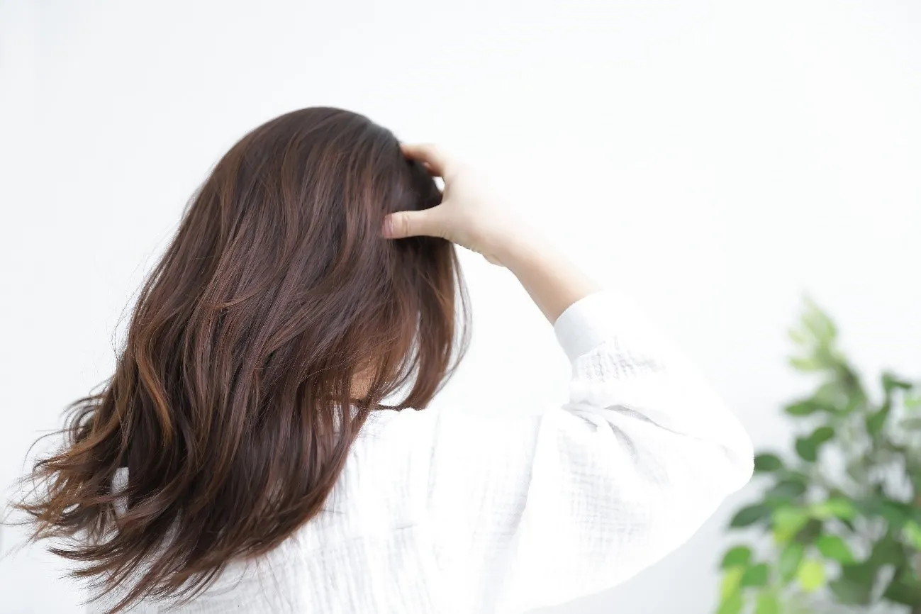 頭痛・不眠・眼精疲労…その悩み、実は“頭皮の硬さ”が原因かも